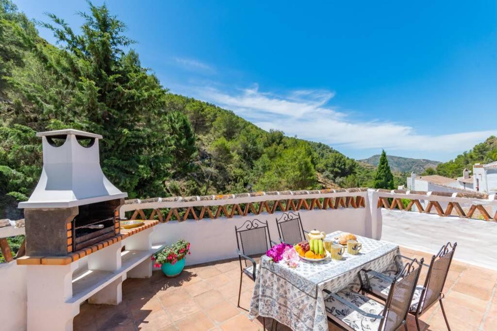 Casa Rosa, Con Encanto Y Piscina Climatizada Frigiliana Esterno foto