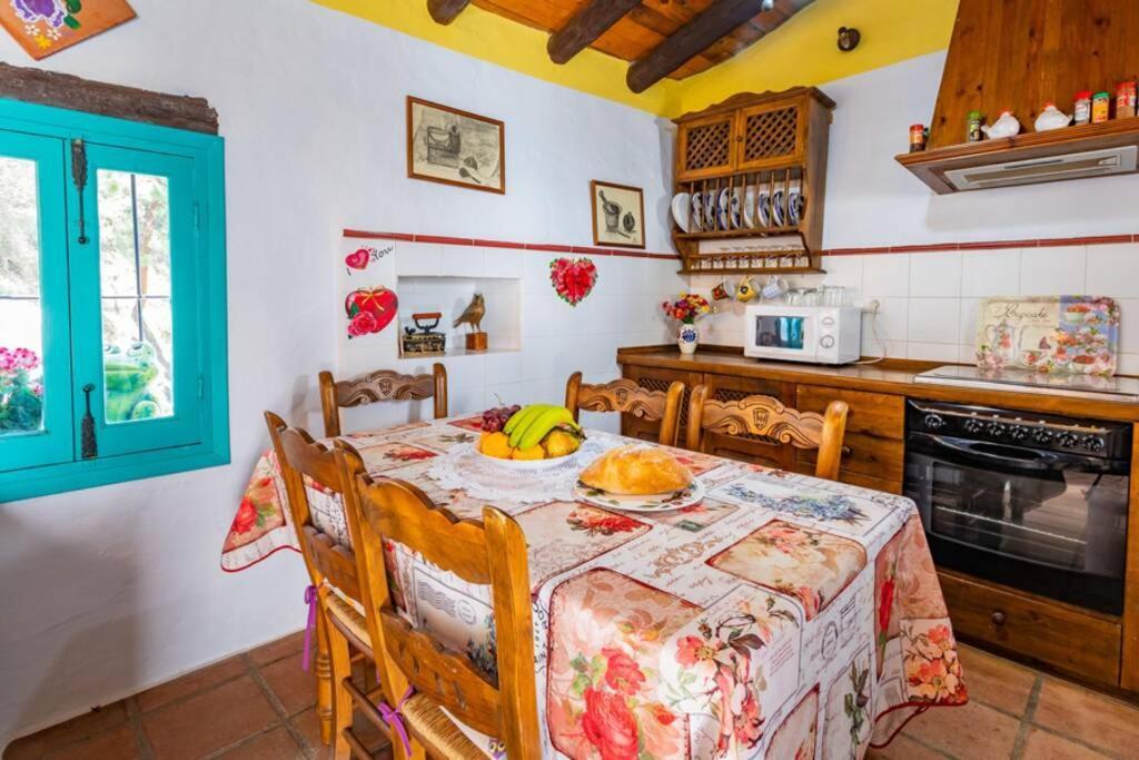 Casa Rosa, Con Encanto Y Piscina Climatizada Frigiliana Esterno foto